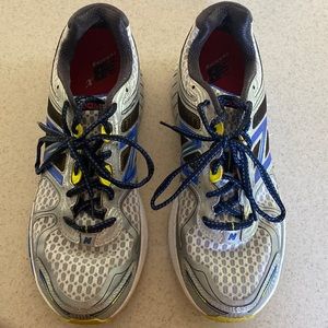 Mens New Balance 860 v4 - size 12